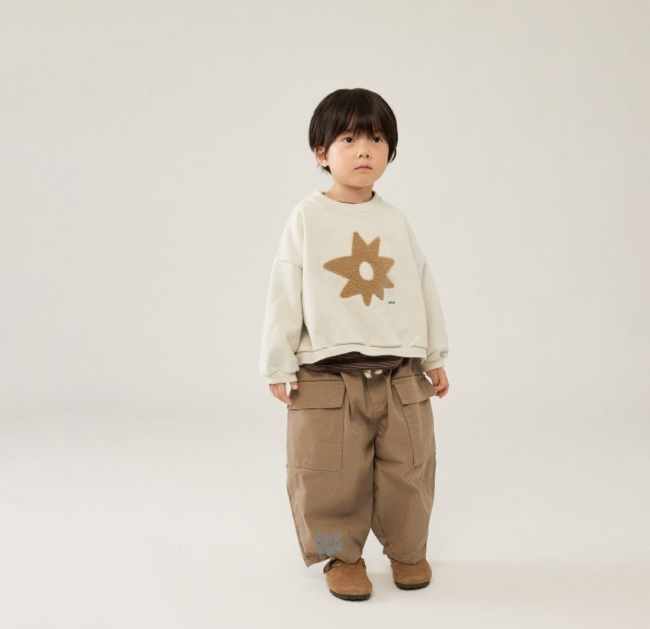 Preorder Star Handle Embroidery Sweatshirt