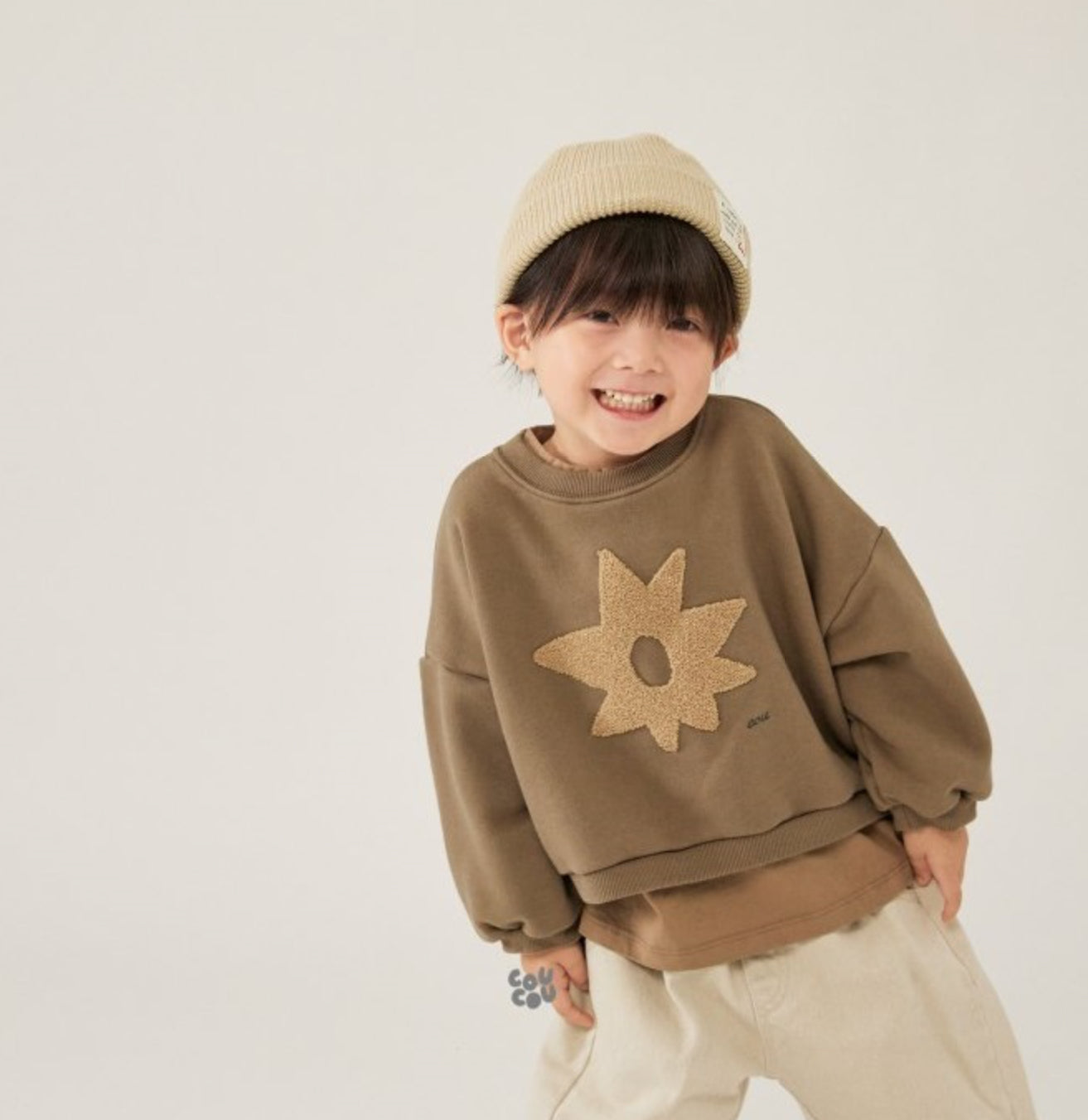 Preorder Star Handle Embroidery Sweatshirt